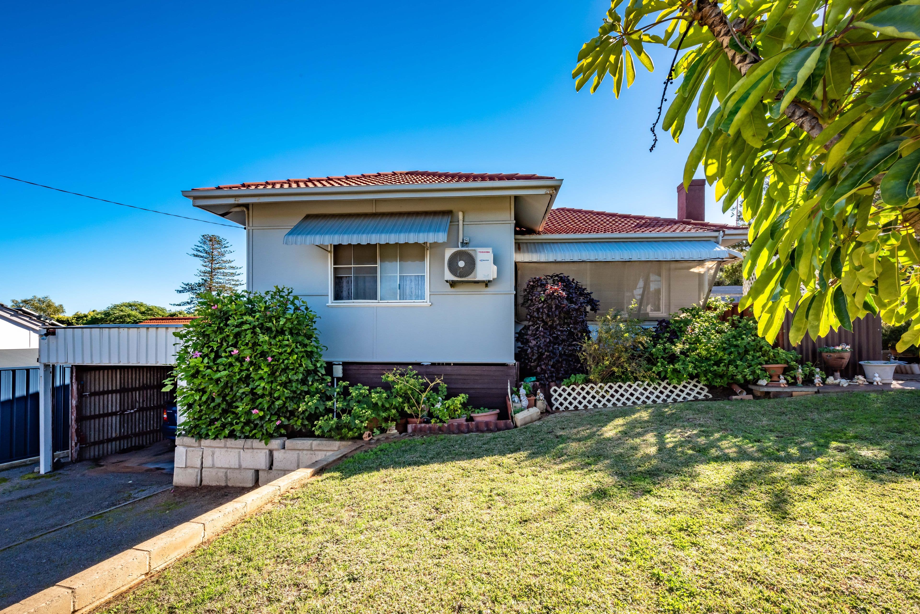 19 Hutchinson Street, Geraldton WA 6530, Geraldton - Thumbnail 2