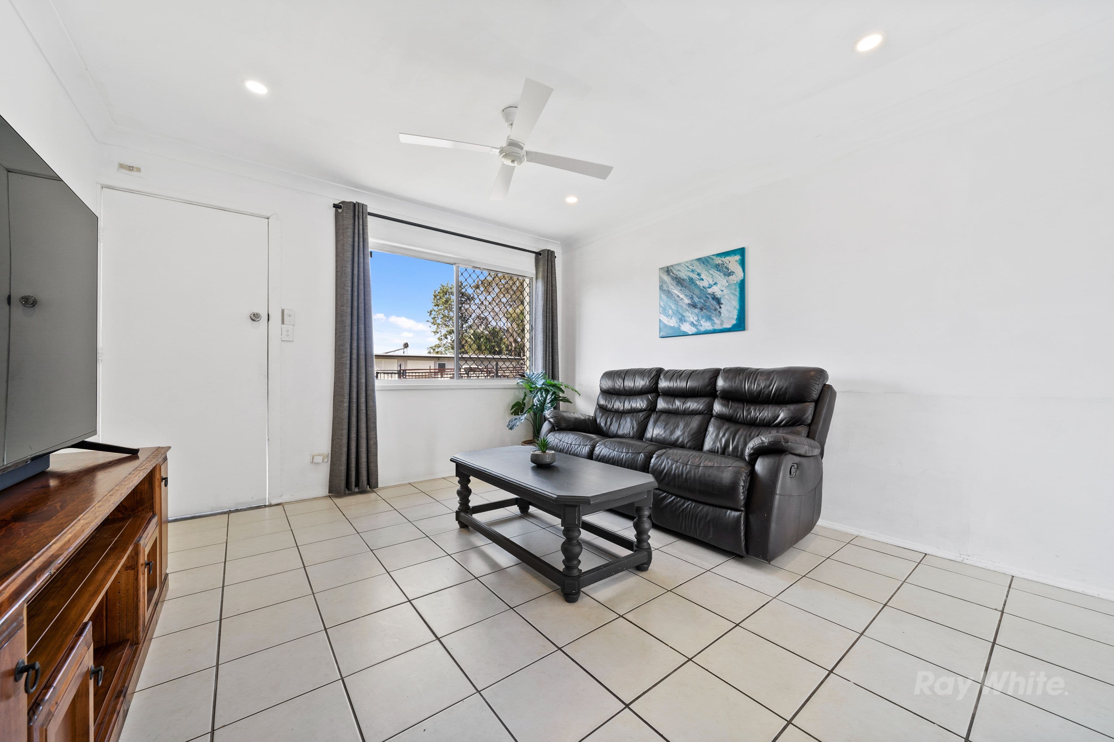 6 Dampier Avenue, Eagleby QLD 4207, Eagleby - Thumbnail 5