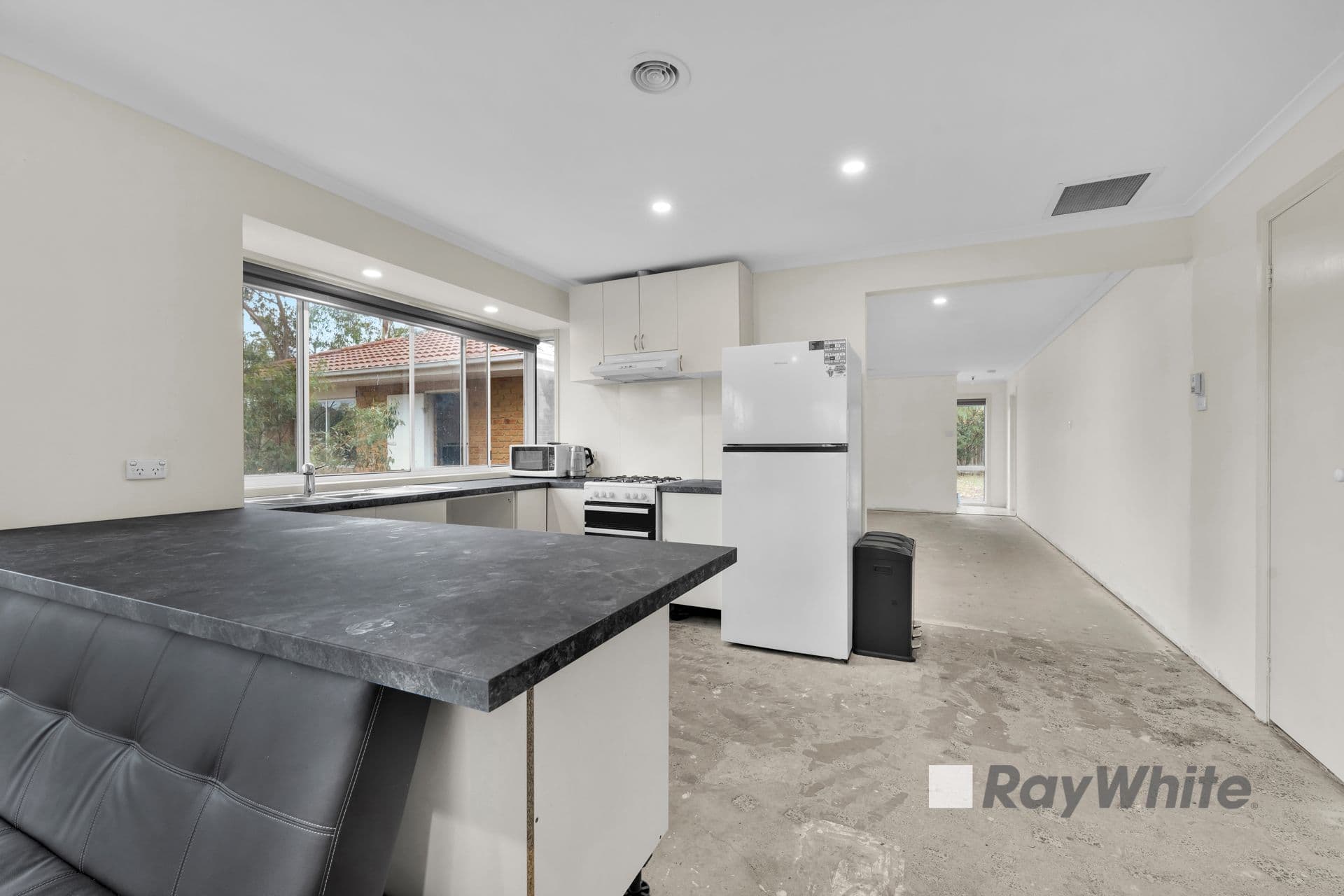 19 Springvalley Way, Narre Warren South VIC 3805, Narre Warren South - Thumbnail 2