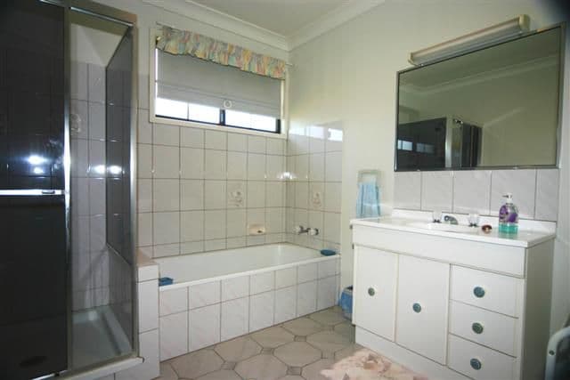 2 Lyons Court, DALBY QLD 4405, Dalby - Thumbnail 7