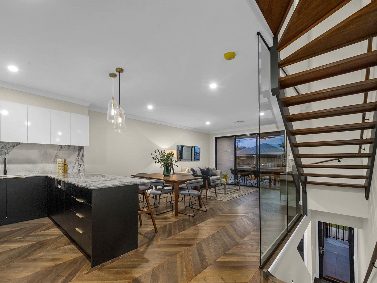 11 Warilda Street, Camp Hill QLD 4152, Camp Hill - Image 1
