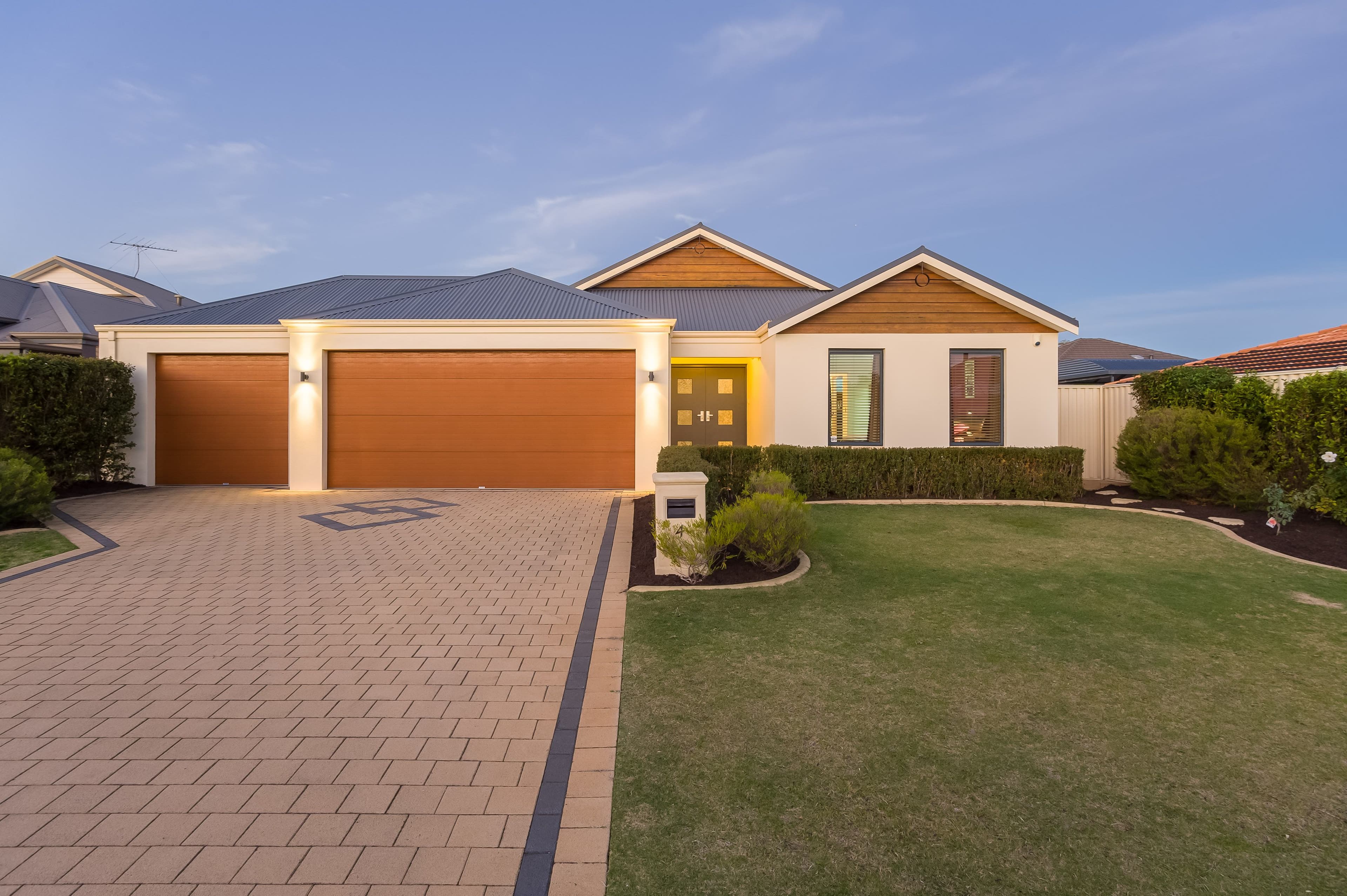 4 Rossmore Drive, Madeley WA 6065, Madeley - Thumbnail 2