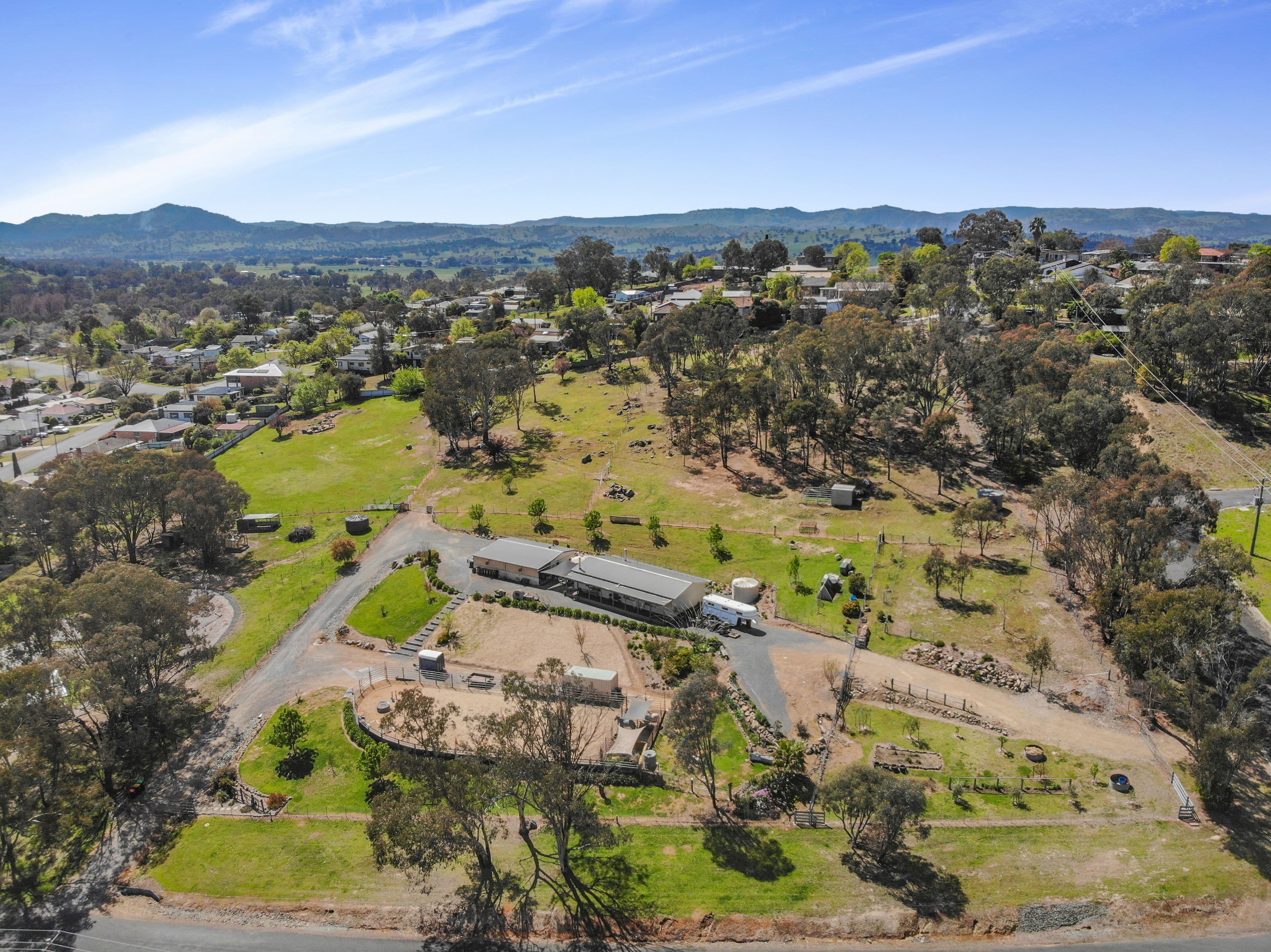 10 Booral Avenue, Tumut NSW 2720, Tumut - Thumbnail 2