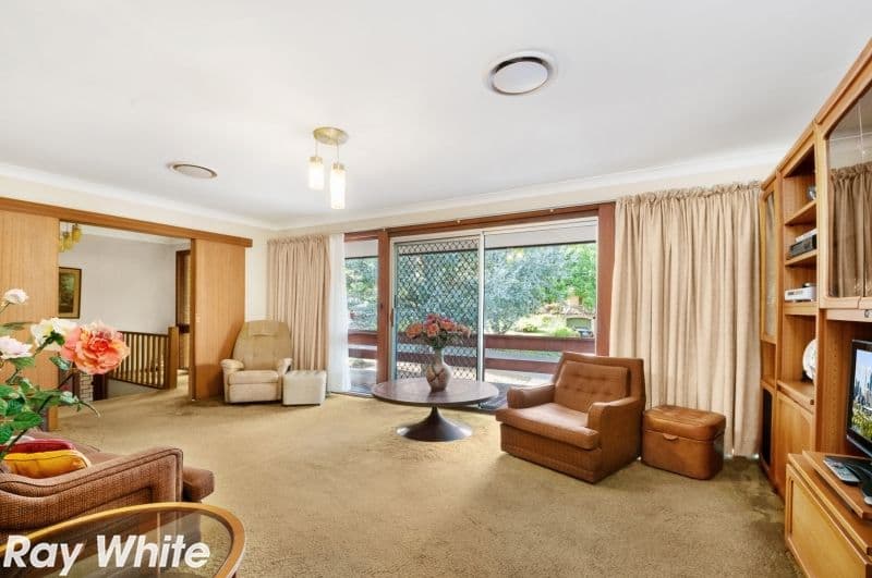 11 Brushford Avenue, Castle Hill - Thumbnail 2