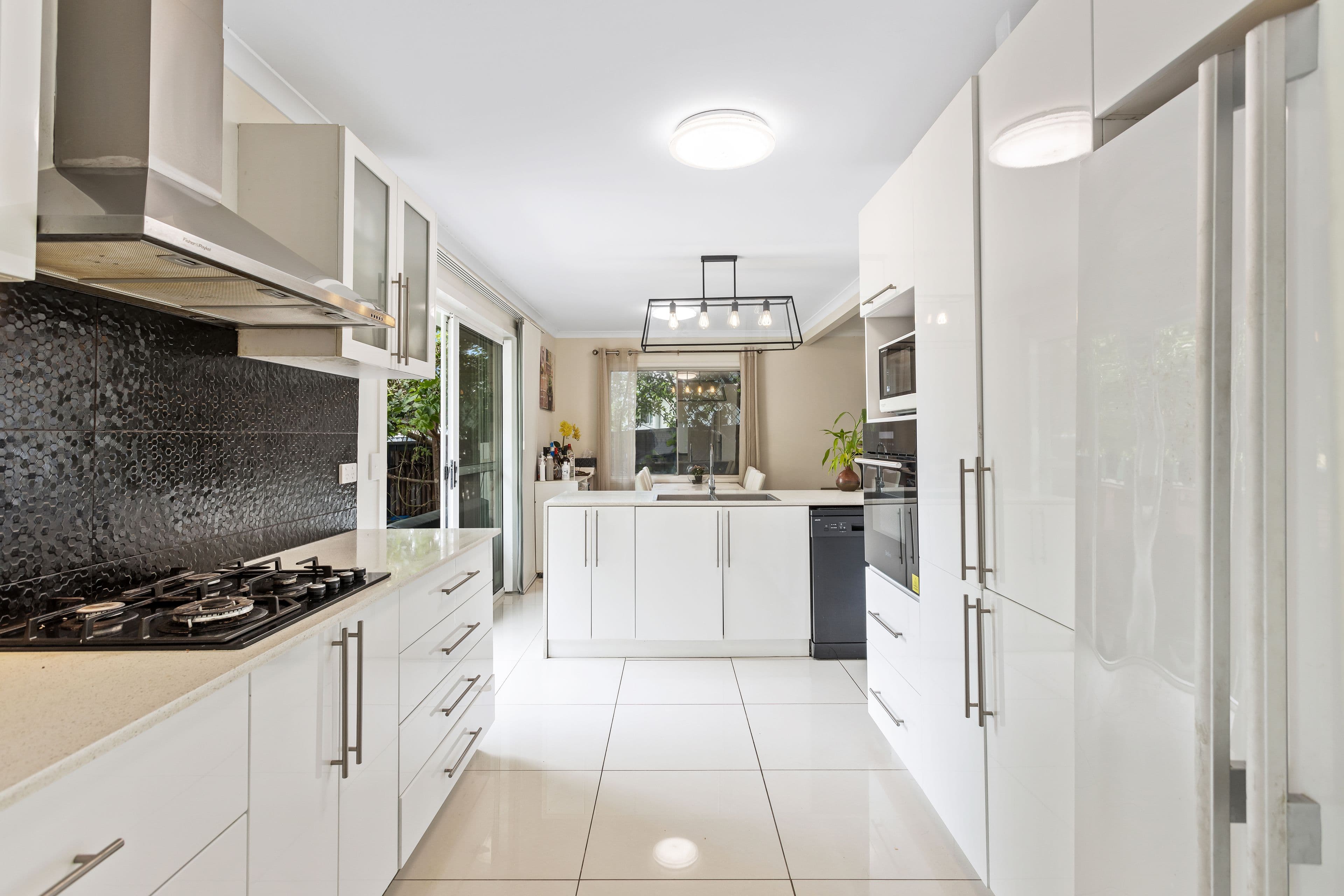 13 Kumbari Avenue, Southport QLD 4215, Southport - Thumbnail 5
