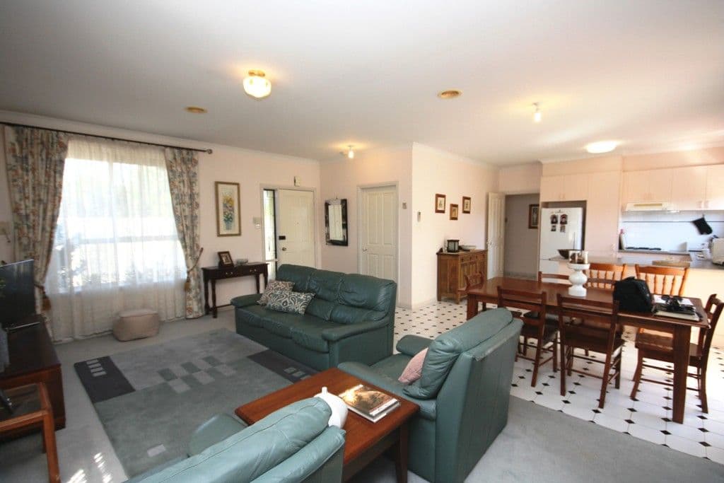 24 Norman Street, ST ALBANS VIC 3021, St Albans - Thumbnail 2
