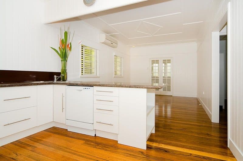 31 Camelot Street, TENNYSON QLD 4105, Tennyson - Thumbnail 2