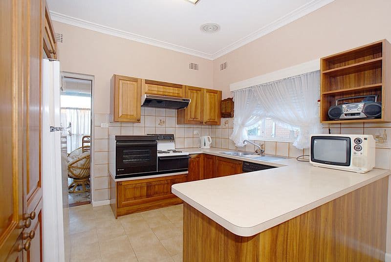 32  Kemp Street, SPRINGVALE VIC 3171, Springvale - Thumbnail 2