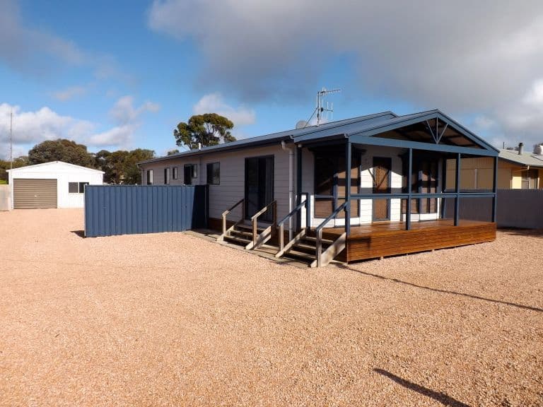 16 Dodgson Drive, Streaky Bay SA 5680, Streaky Bay - Image 1