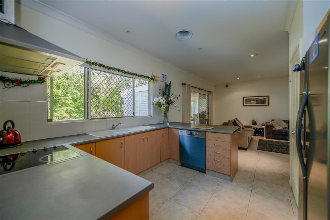 32 Padauk Drive, NERANG QLD 4211, Nerang - Thumbnail 8