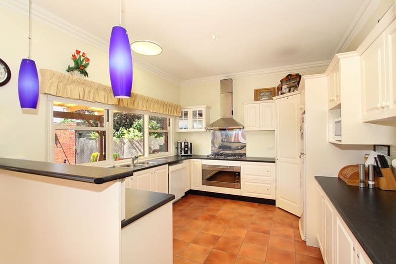 30 Murrumbeena Road, MURRUMBEENA VIC 3163, Murrumbeena - Thumbnail 2