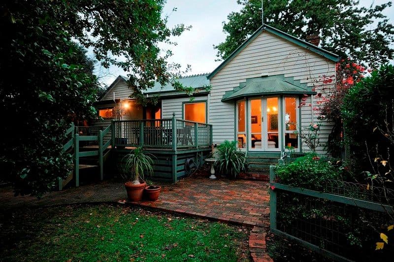 8 TRAWALLA Road, CROYDON VIC 3136, Croydon - Image 1