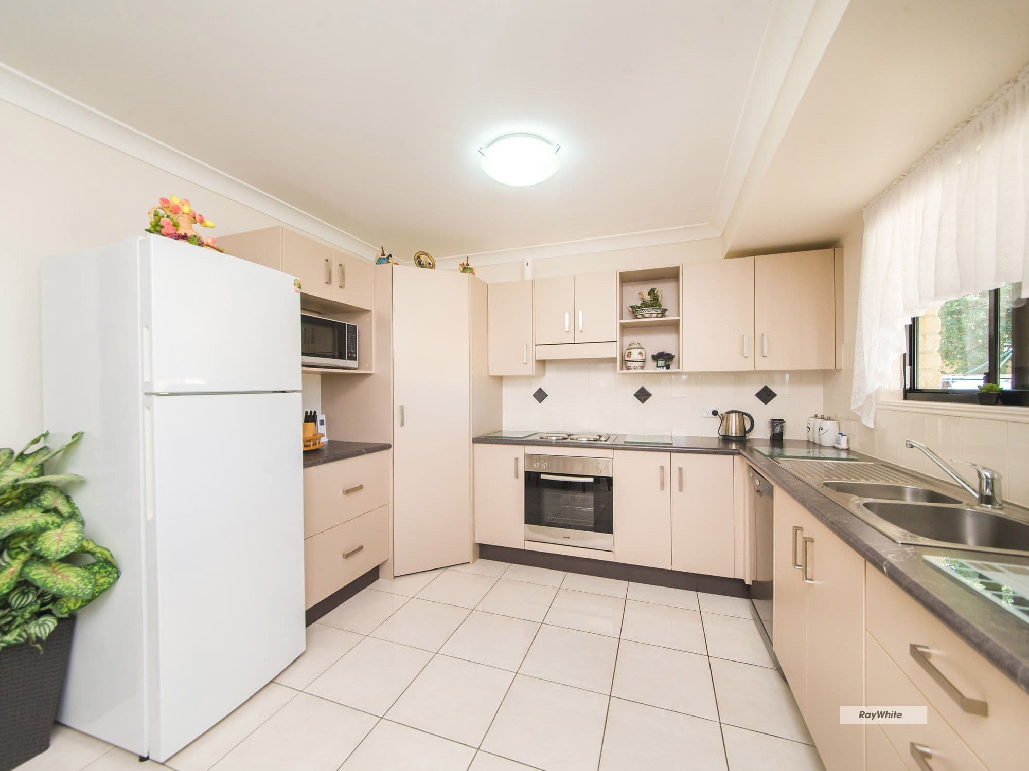 4 Mungarra Drive, Kawana QLD 4701, Kawana - Thumbnail 2