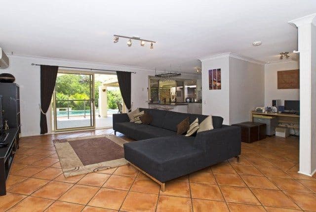 24 Michelmore Road, CARRARA QLD 4211, Carrara - Thumbnail 6