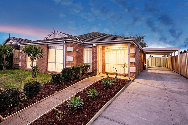 5 Friendship Close, Cranbourne West VIC 3977, Cranbourne West - Thumbnail 2
