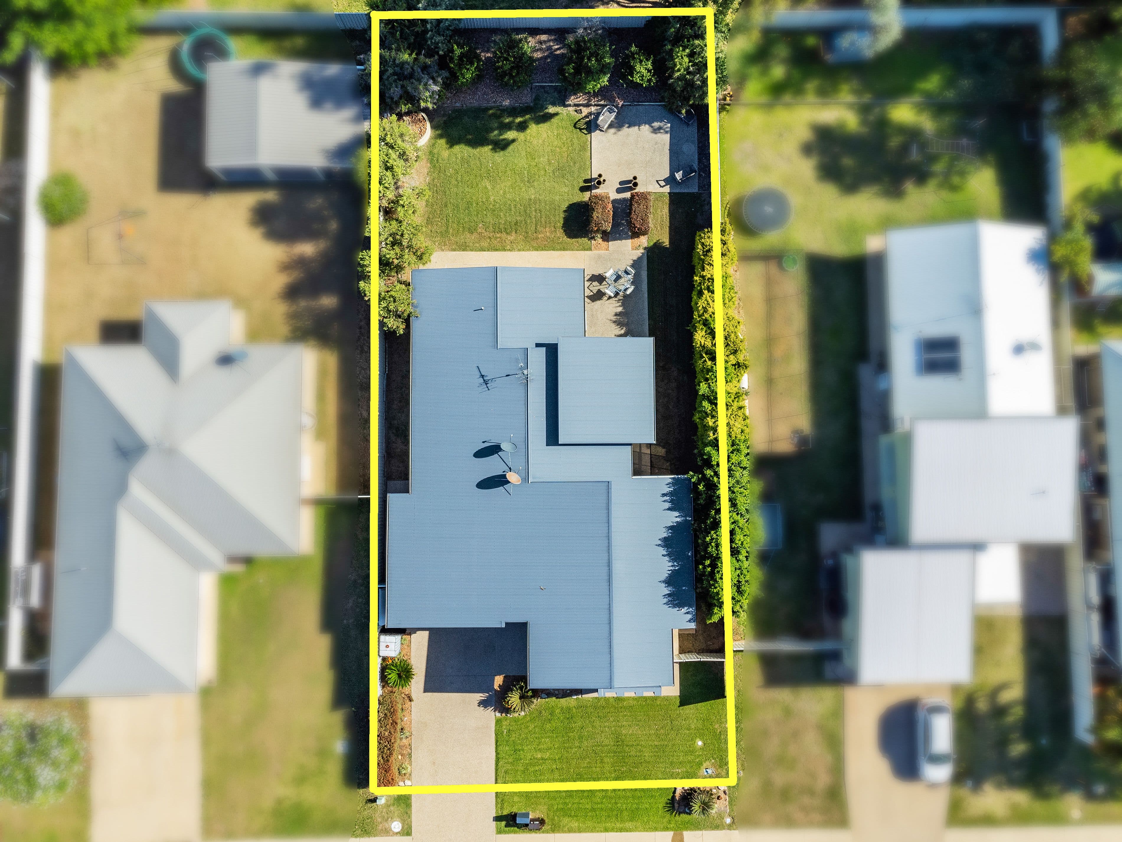 47 Newman Drive, Emerald QLD 4720, Emerald - Thumbnail 2