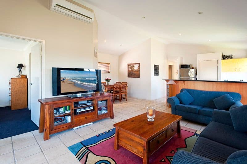 24 Chesterton Crescent, SIPPY DOWNS QLD 4556, Sippy Downs - Thumbnail 2