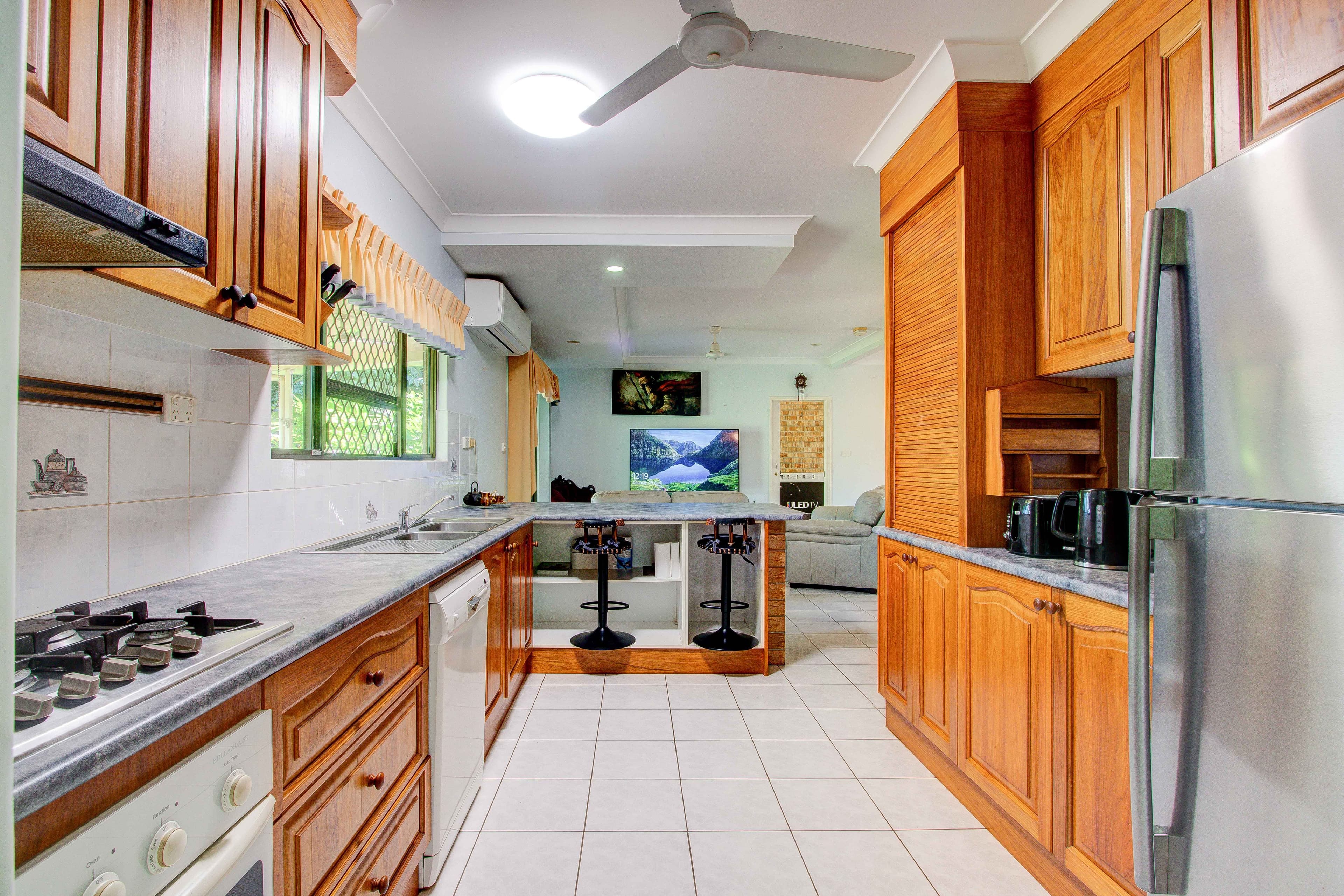 9 Leslie Lane, SOUTH MISSION QLD 4852, South Mission Beach - Thumbnail 5