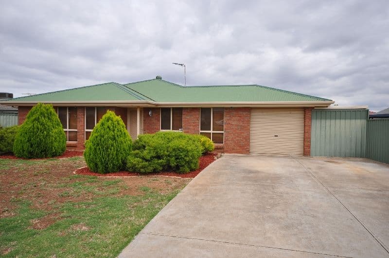 4 Tuxford Court, BLAKEVIEW SA 5114, Blakeview - Thumbnail 2