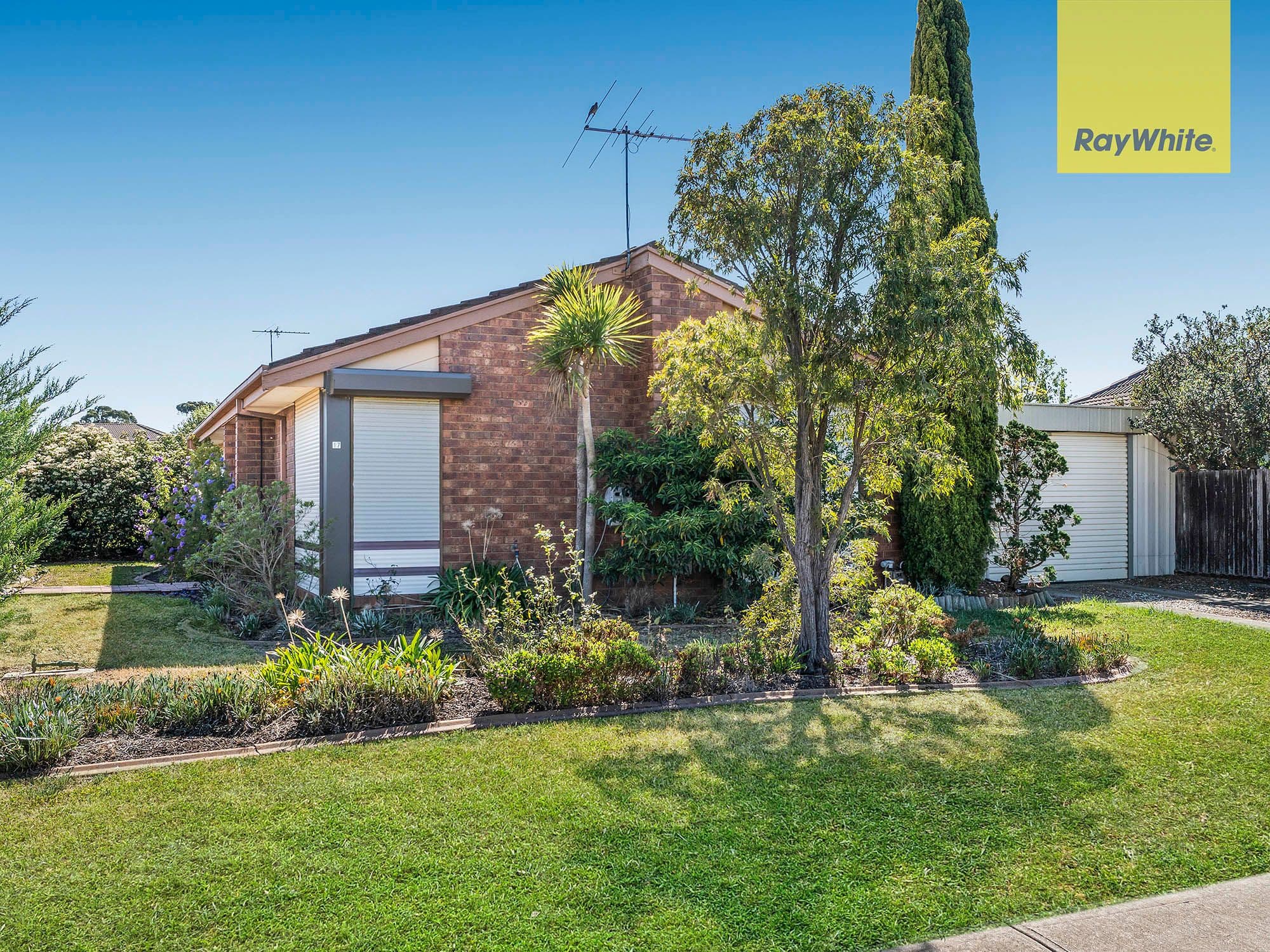 17 Cambrian Way, Melton West VIC 3337, Melton West - Thumbnail 2