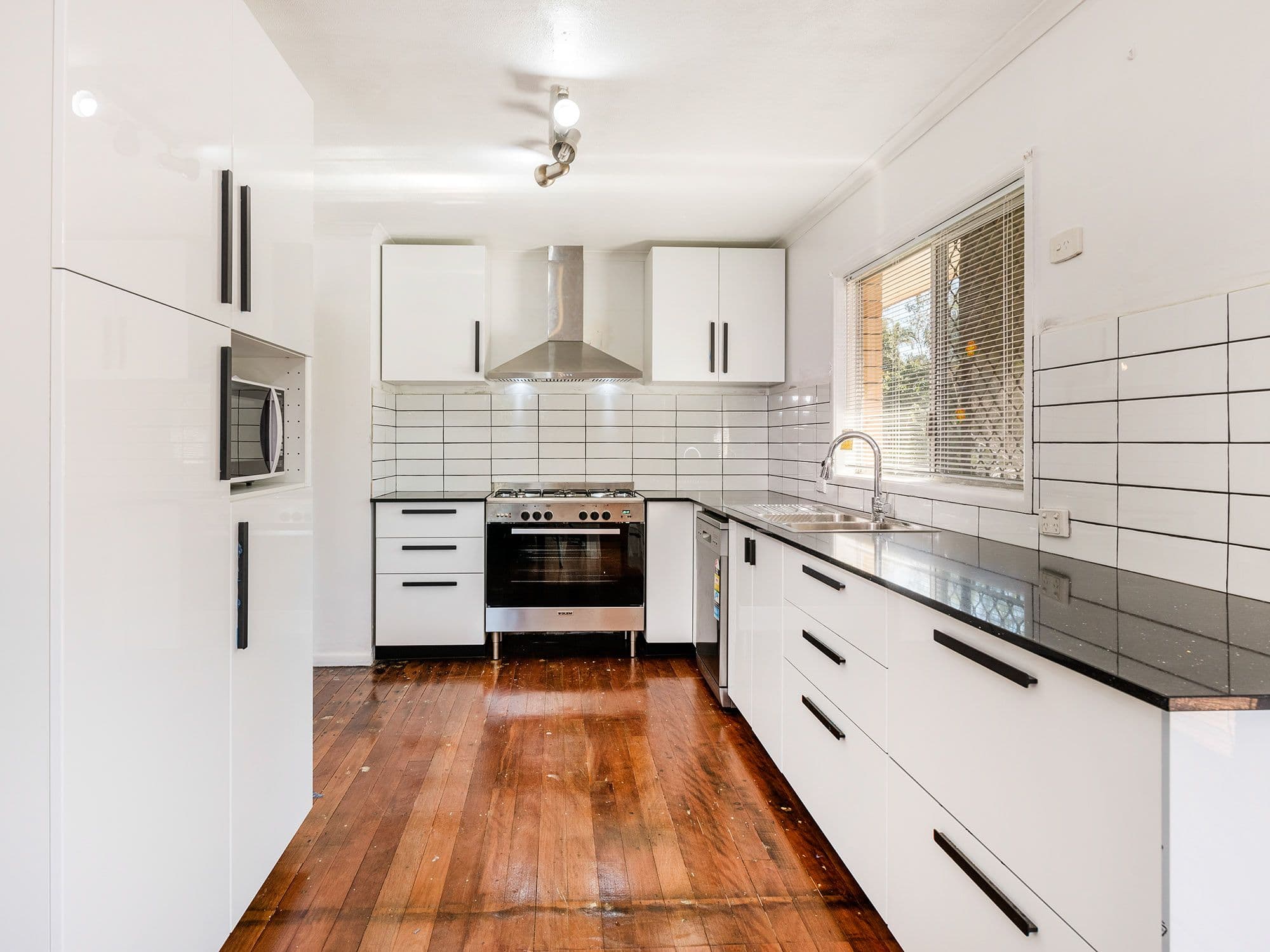 276 Broadwater Road, Mansfield QLD 4122, Mansfield - Thumbnail 3