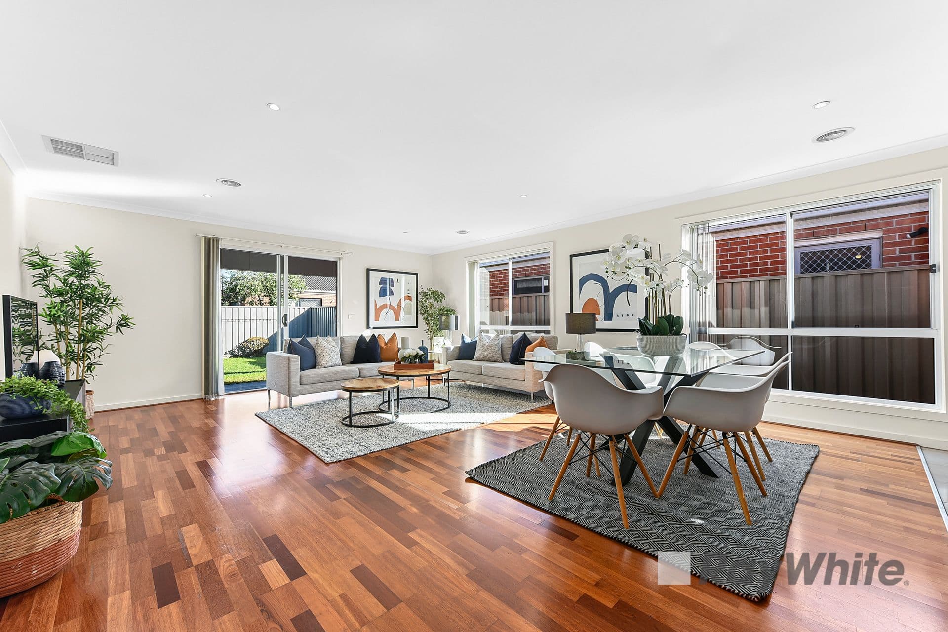 17 Arrow Road, Cranbourne East VIC 3977, Cranbourne East - Thumbnail 2