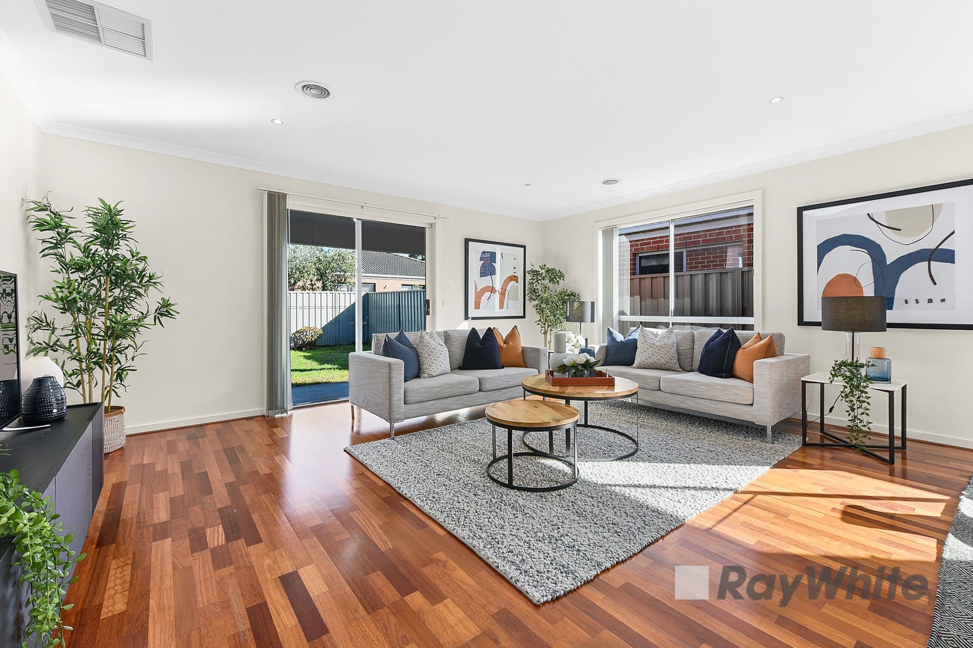 17 Arrow Road, Cranbourne East VIC 3977, Cranbourne East - Thumbnail 3