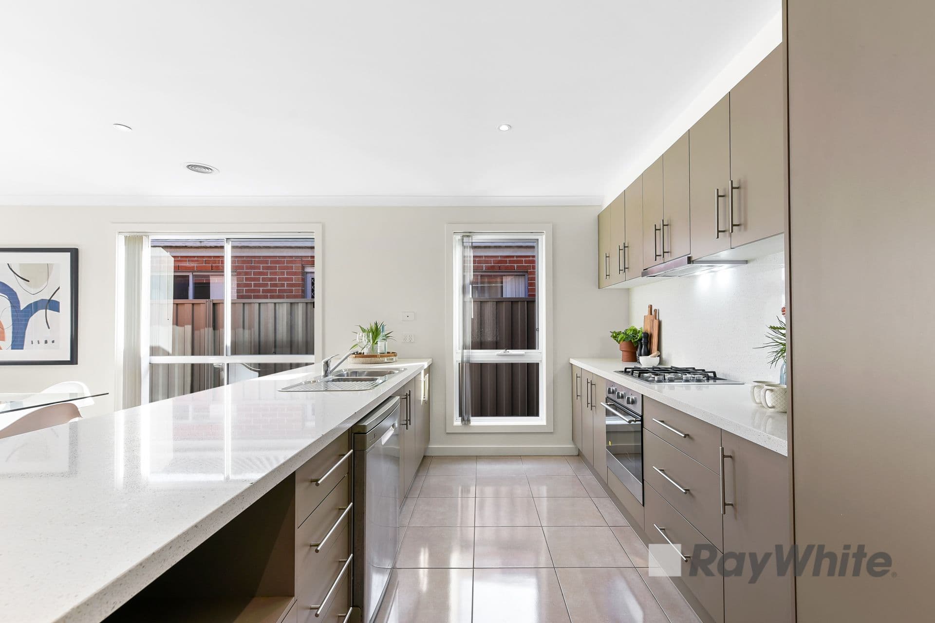 17 Arrow Road, Cranbourne East VIC 3977, Cranbourne East - Thumbnail 6
