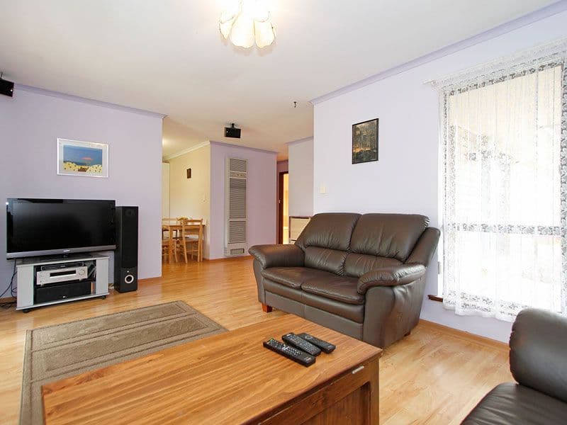 11 Taranaki Cresent, NOARLUNGA DOWNS SA 5168, Noarlunga Downs - Thumbnail 2