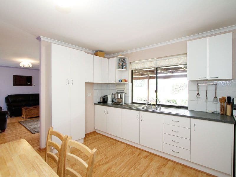 11 Taranaki Cresent, NOARLUNGA DOWNS SA 5168, Noarlunga Downs - Thumbnail 5