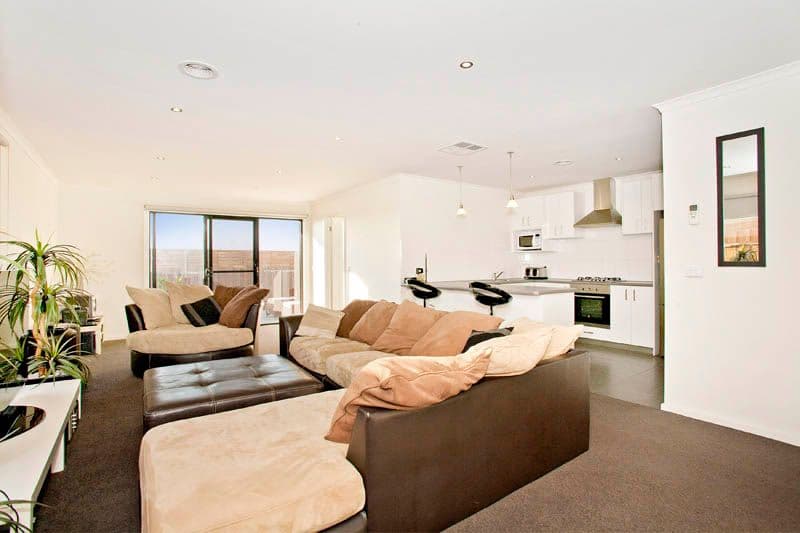 10 Greenville Drive, GROVEDALE VIC 3216, Grovedale - Thumbnail 2