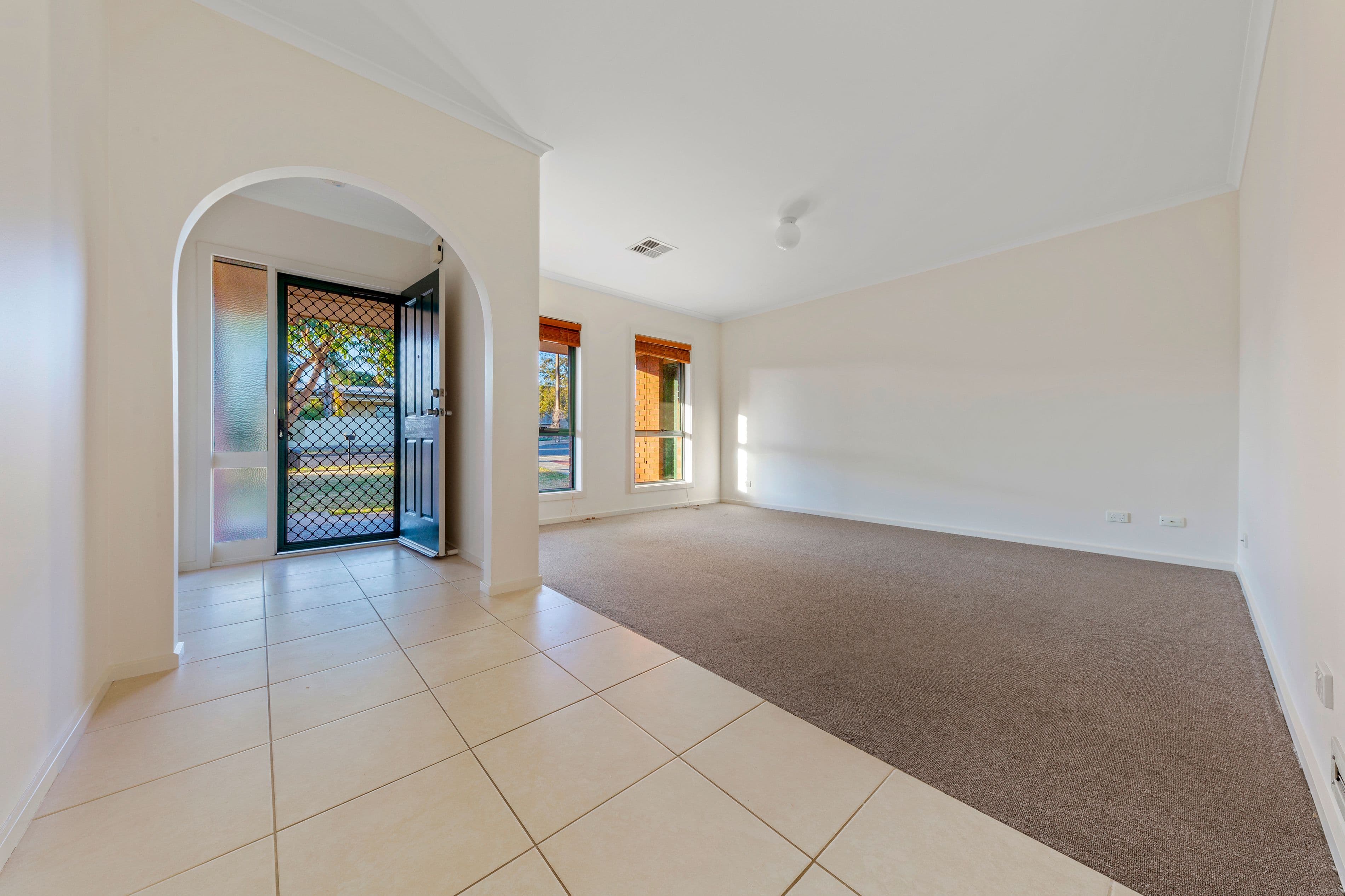 33 Bowman Crescent, Enfield SA 5085, Enfield - Thumbnail 2