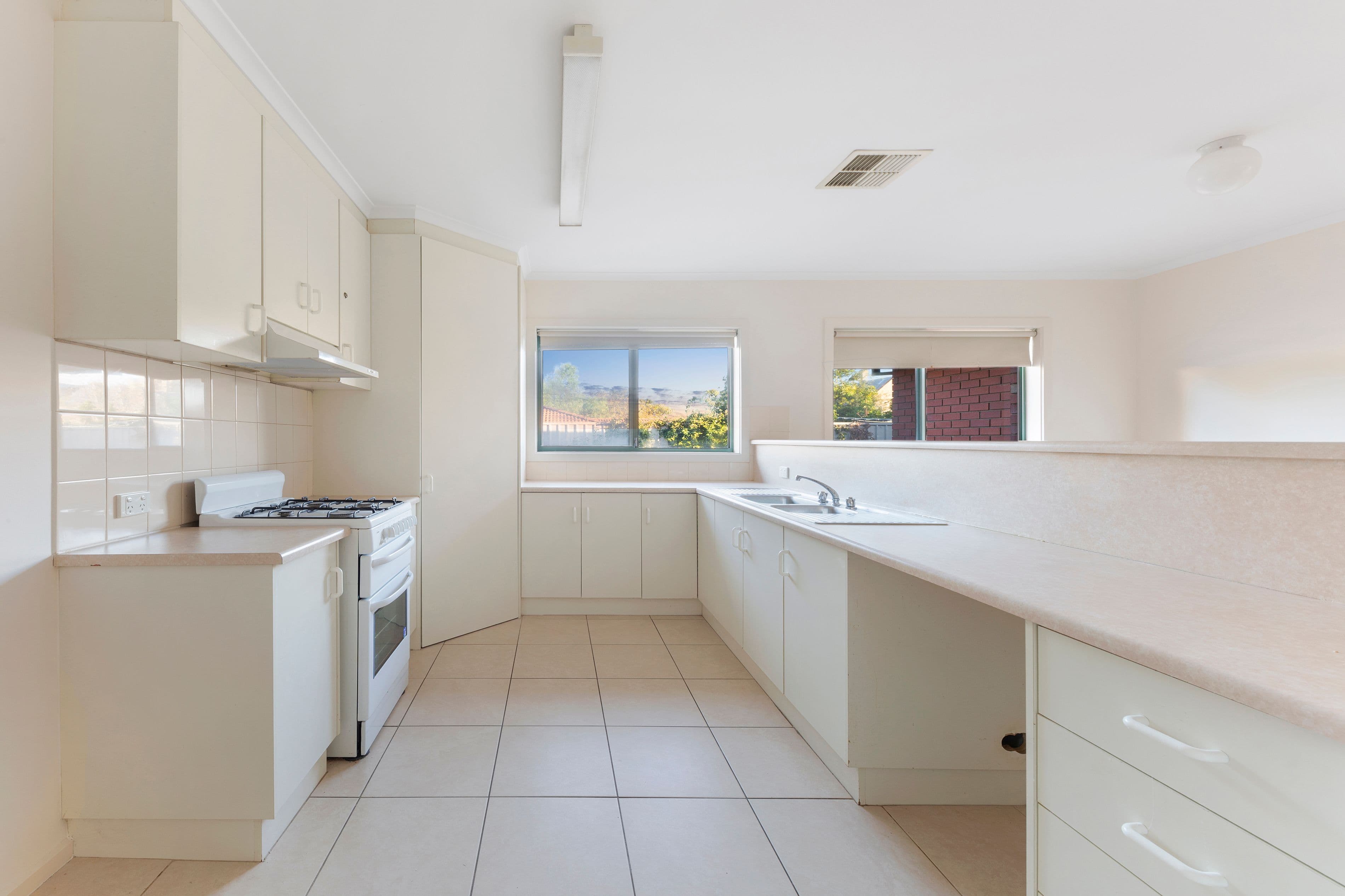 33 Bowman Crescent, Enfield SA 5085, Enfield - Thumbnail 6