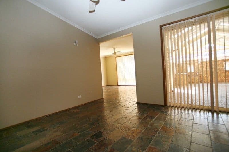 25 Rainbow Close, GLENMORE PARK NSW 2745, Glenmore Park - Thumbnail 6