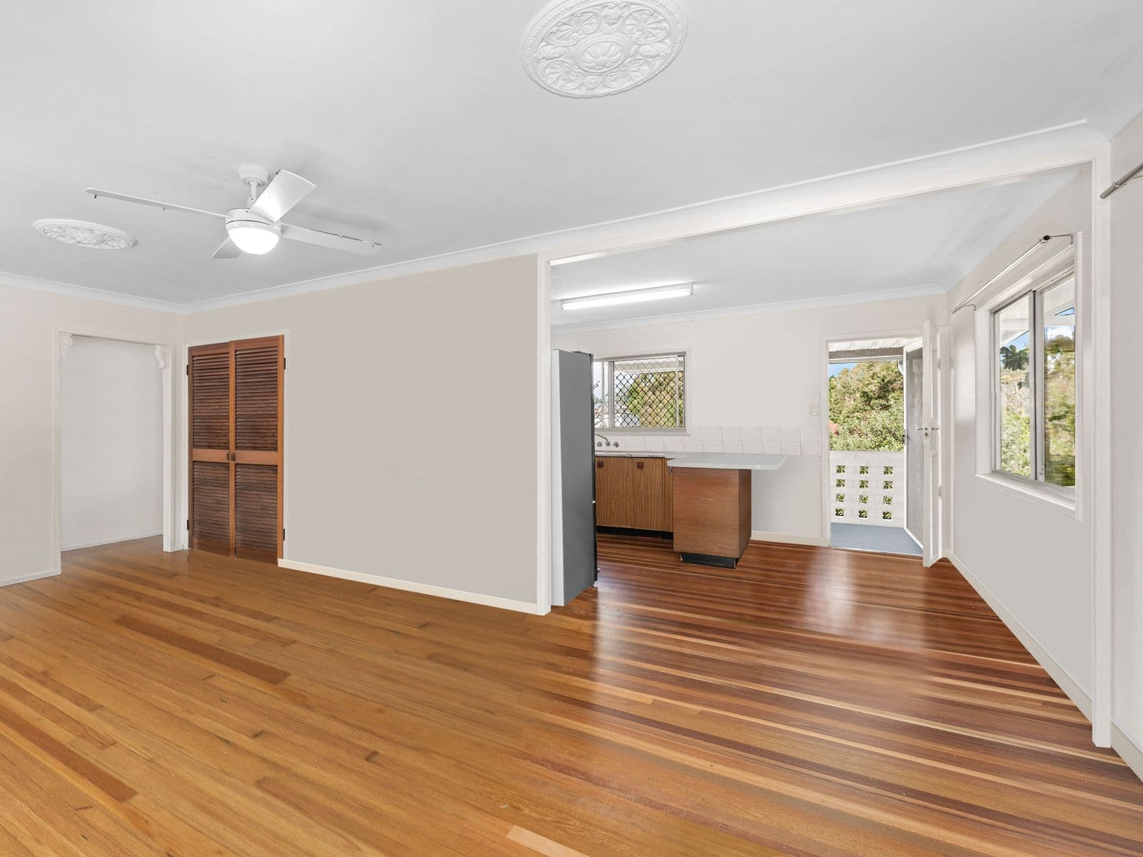60 O'Connor Street, Oxley QLD 4075, Oxley - Thumbnail 2