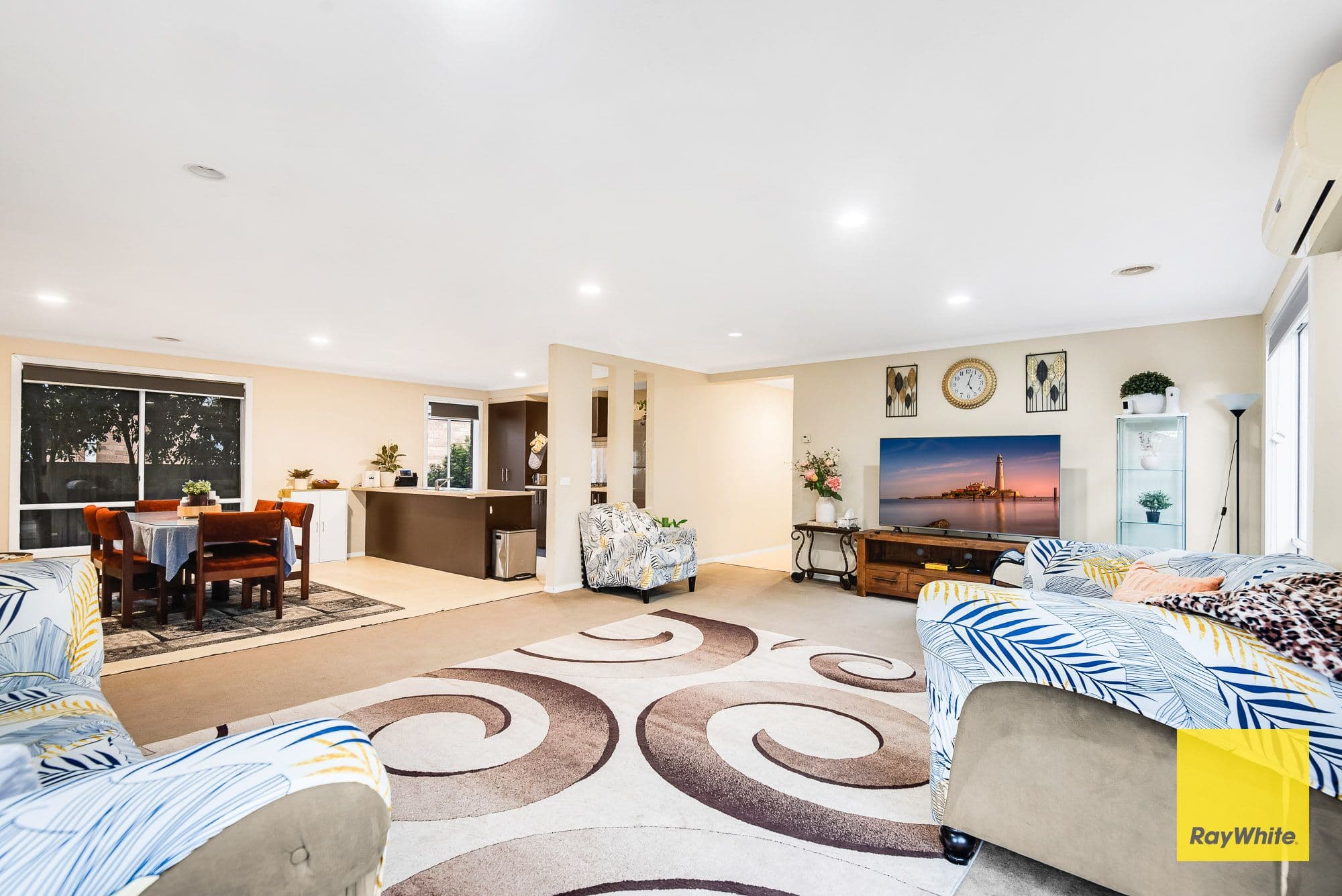104 Rose Grange Boulevard, Tarneit VIC 3029, Tarneit - Thumbnail 2