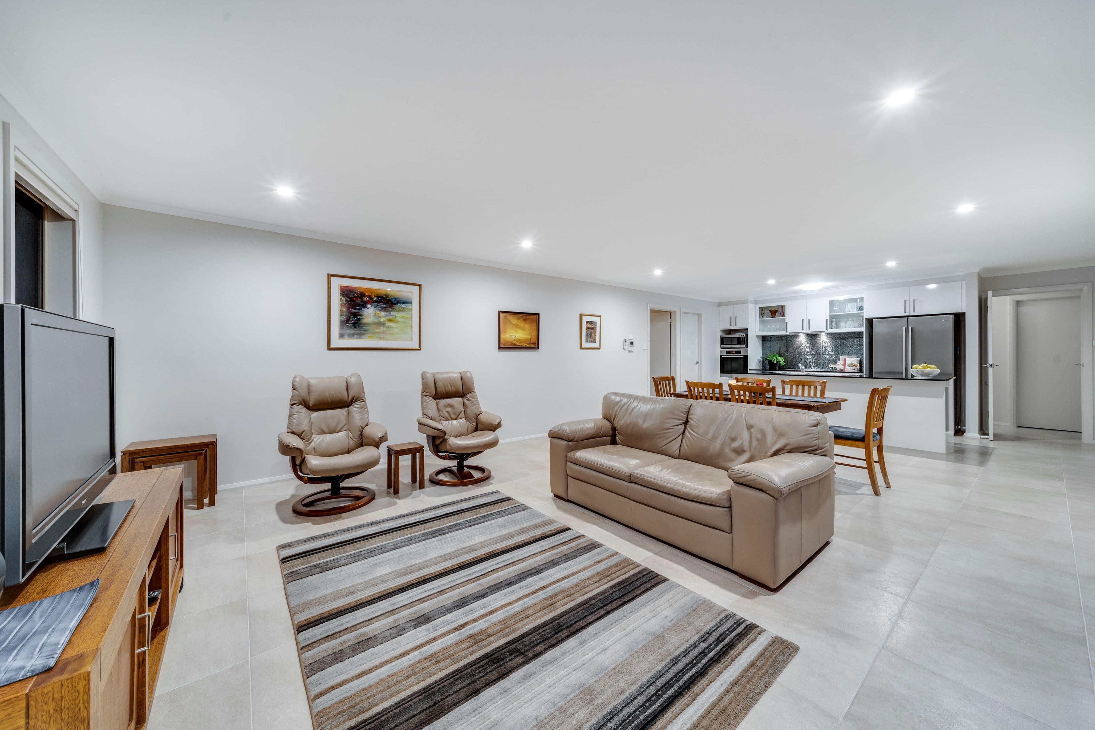 4 Cazneaux Crescent, Weston ACT 2611, Weston - Thumbnail 2