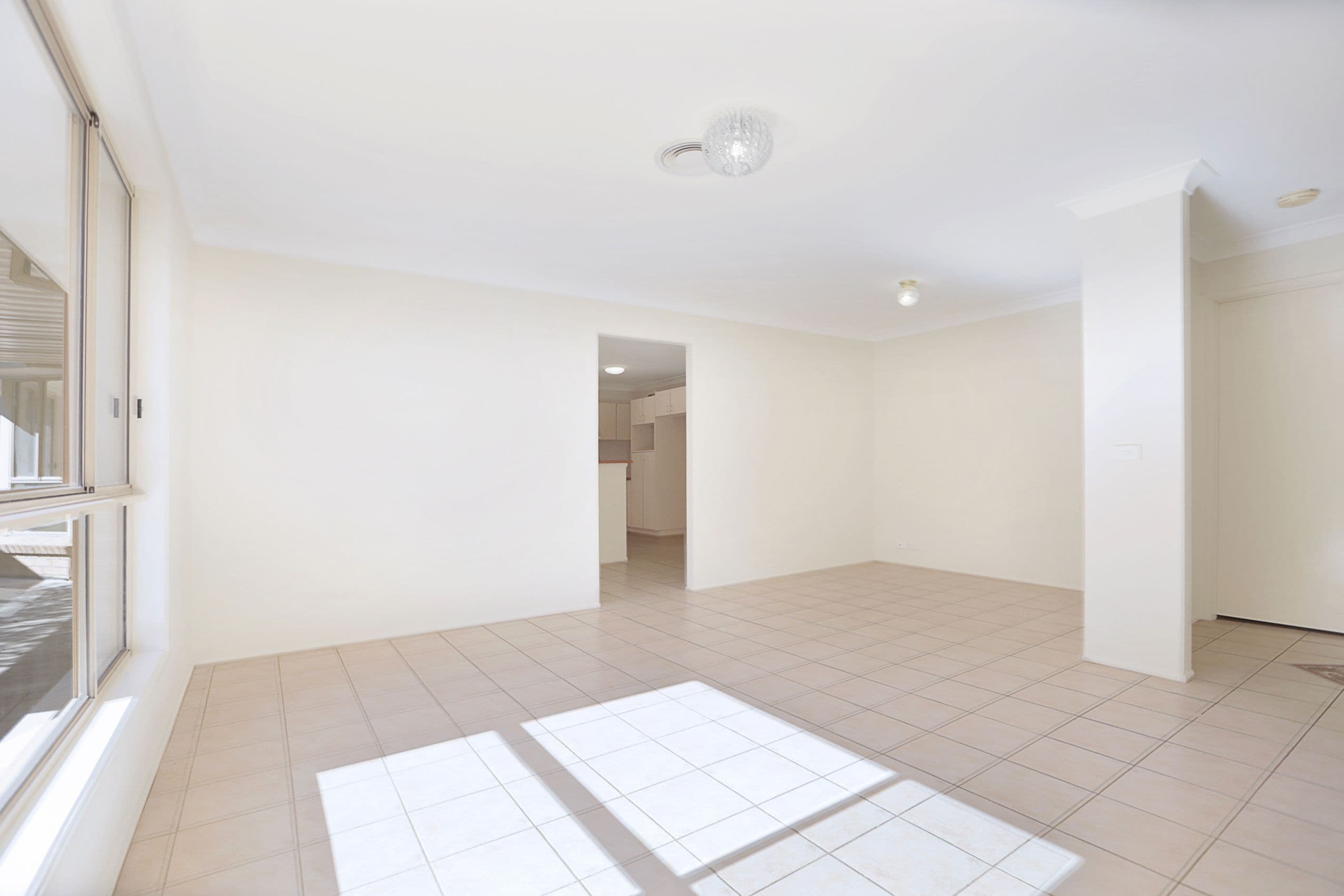 17 Dara Crescent, Glenmore Park - Thumbnail 4