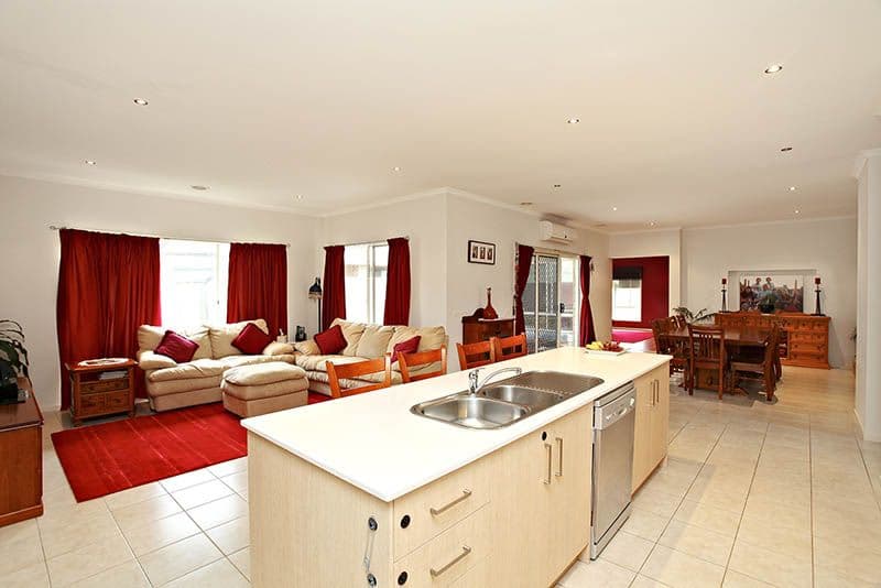 4 Dartmore Street, DOREEN VIC 3754, Doreen - Thumbnail 2