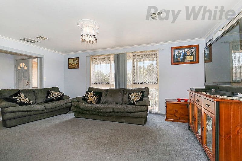 17 Poseidon Close, Mill Park VIC 3082, Mill Park - Thumbnail 2