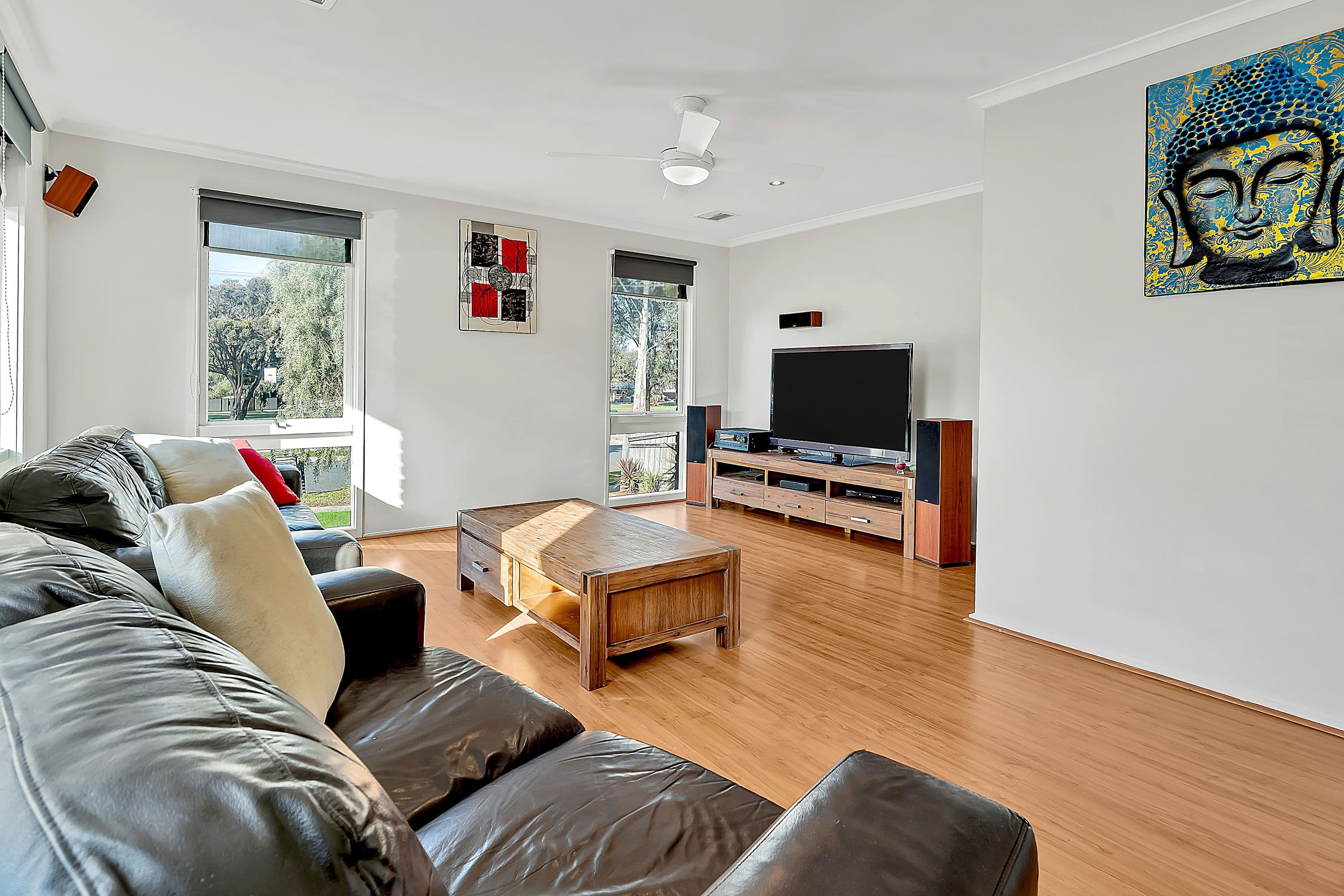 16 Whitley Crescent, Craigieburn VIC 3064, Craigieburn - Thumbnail 3