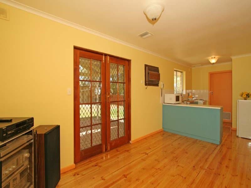 13 Beacon Crescent, Seaford - Thumbnail 5
