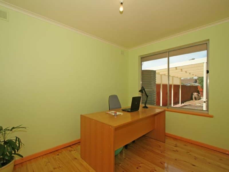 13 Beacon Crescent, Seaford - Thumbnail 8