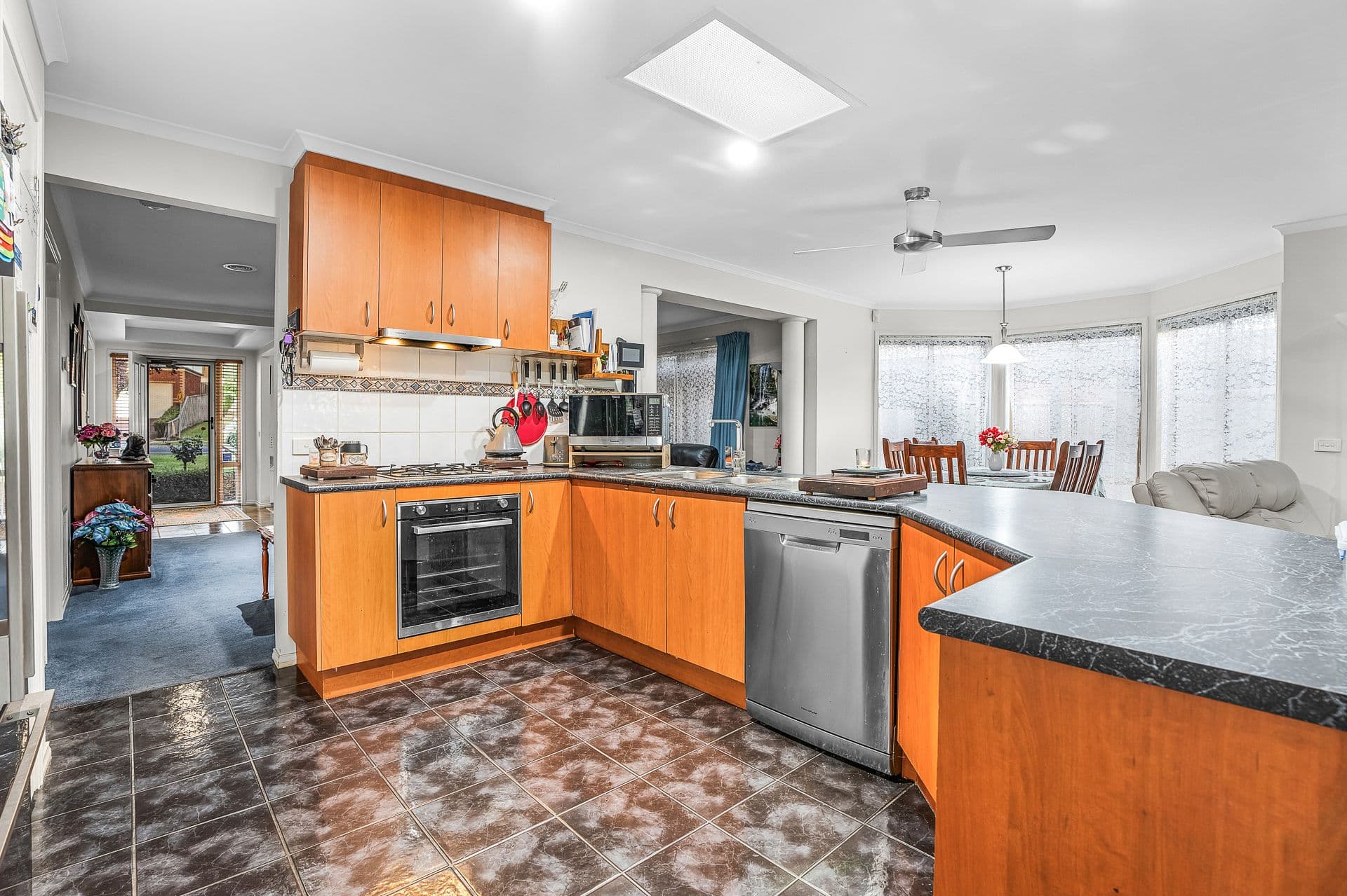 100 Bemersyde Drive, Berwick VIC 3806, Berwick - Thumbnail 3