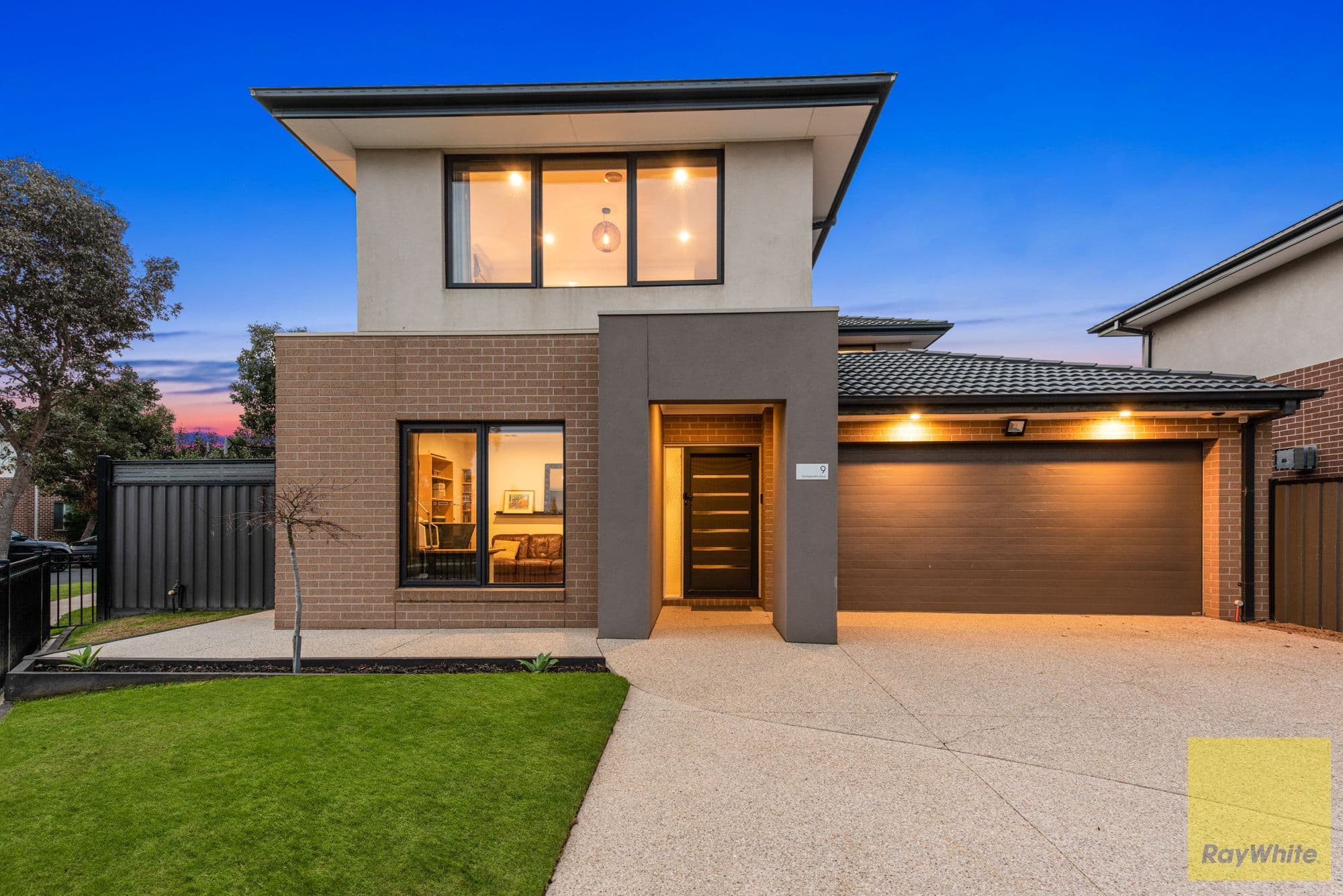 9 Rockgarden Drive, Truganina VIC 3029, Truganina - Thumbnail 2