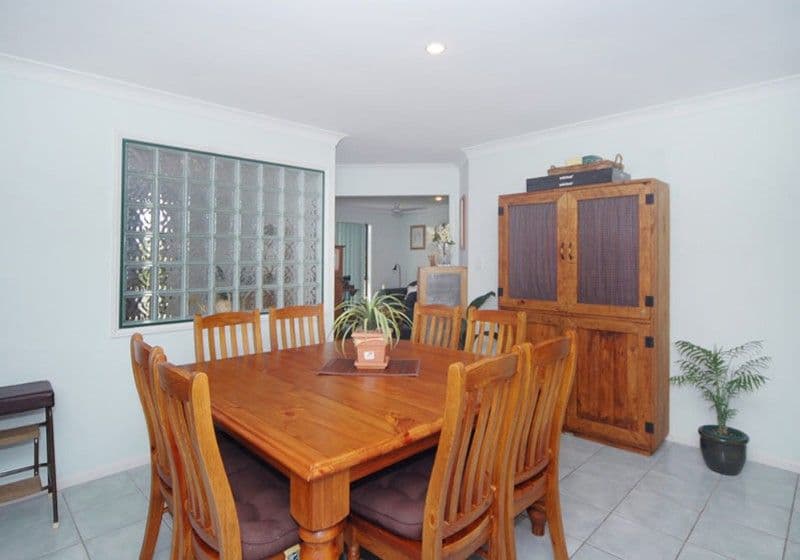 35 Northlakes Drive, ELANORA QLD 4221, Elanora - Thumbnail 2