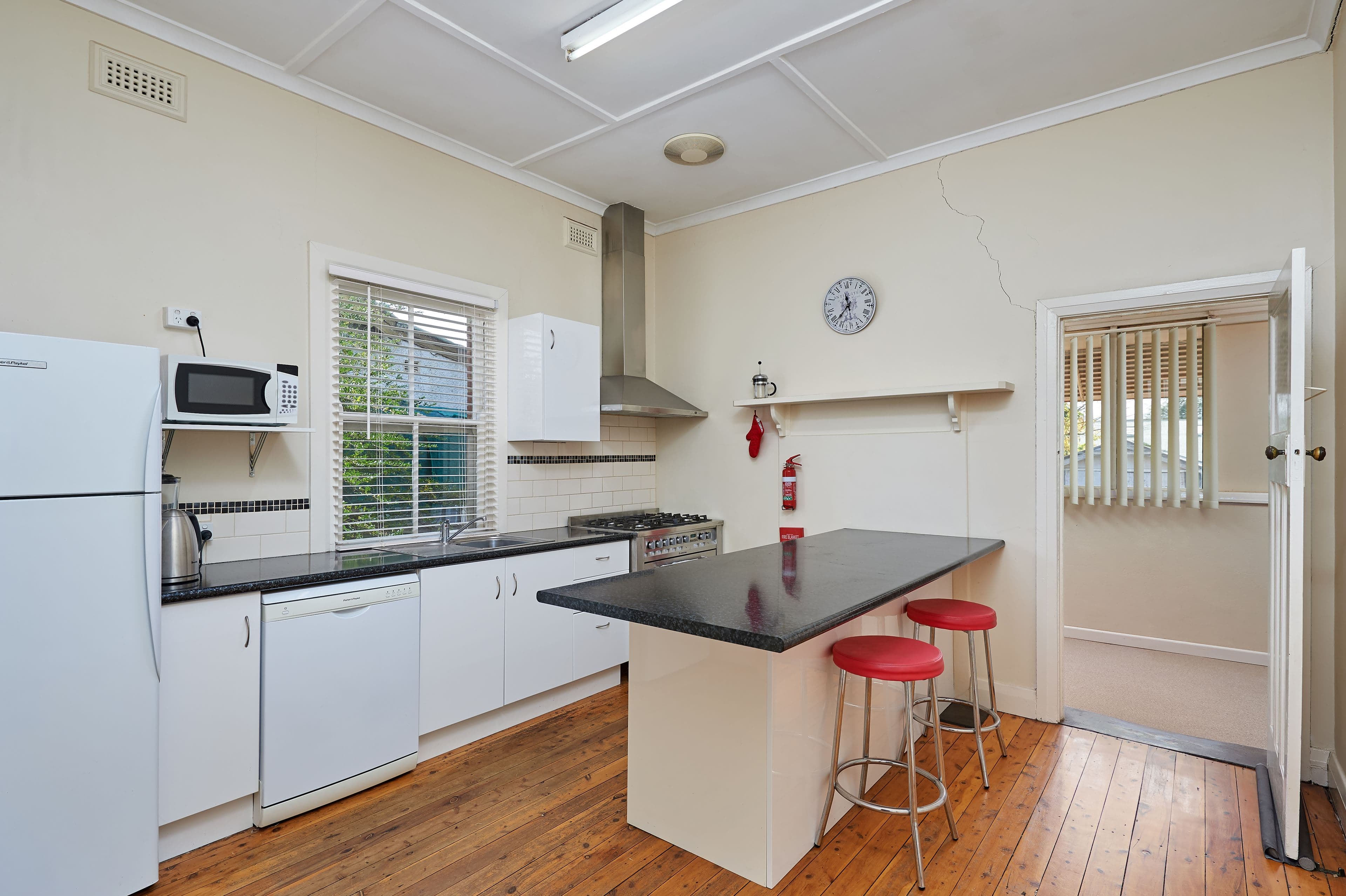 1208/2 Claremont Street, South Yarra - Thumbnail 6