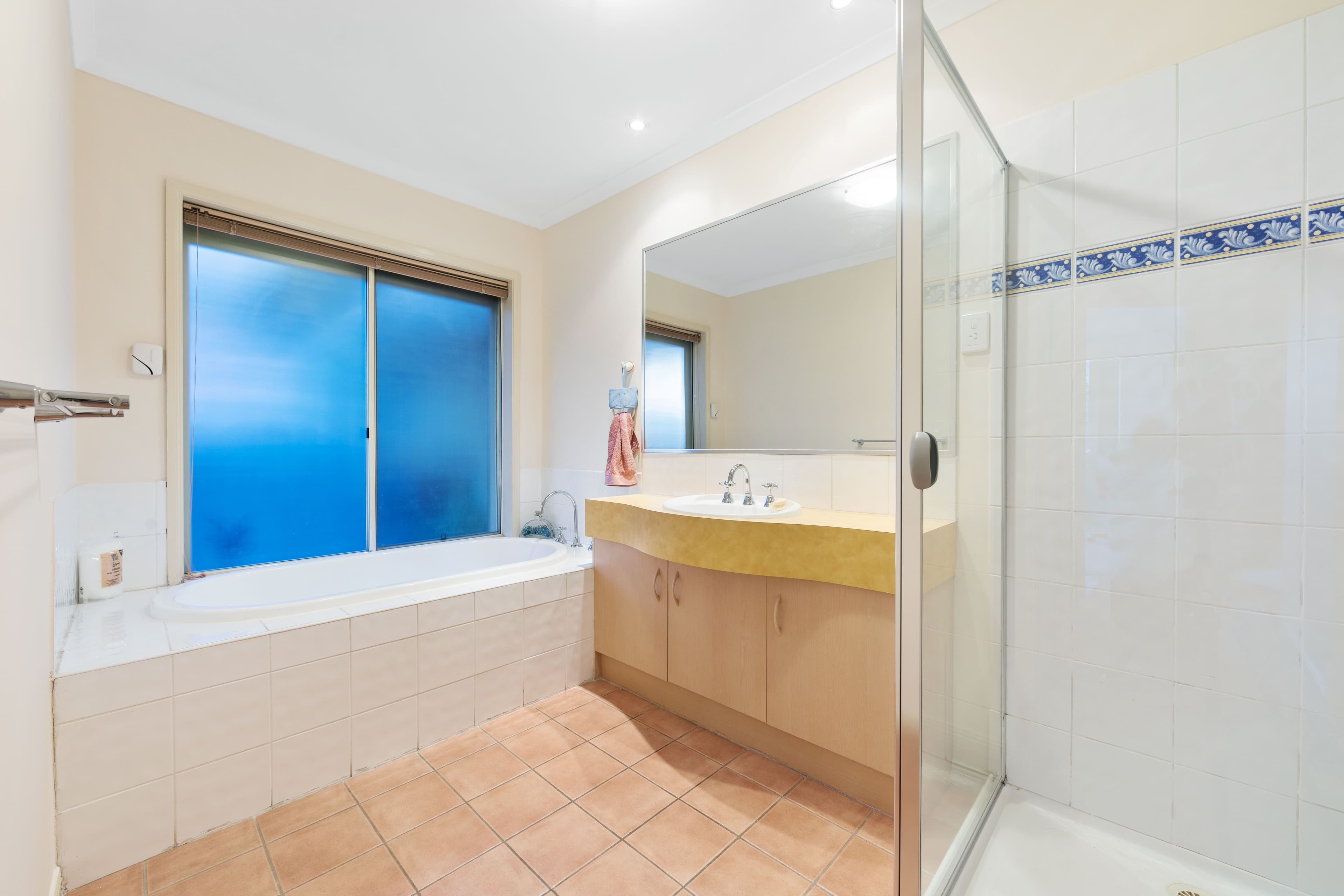 6 Creekbank Place, Caroline Springs VIC 3023, Caroline Springs - Thumbnail 8
