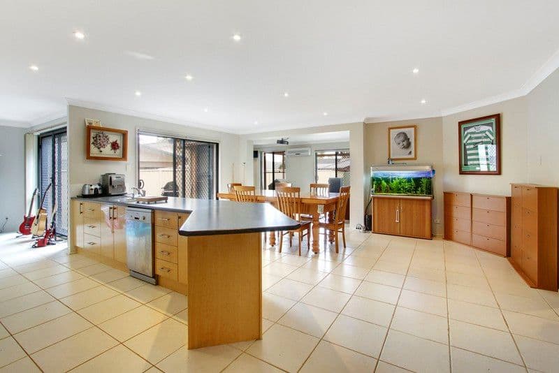 19 Cobbedah Drive, SPRINGFIELD NSW 2250, Springfield - Thumbnail 2