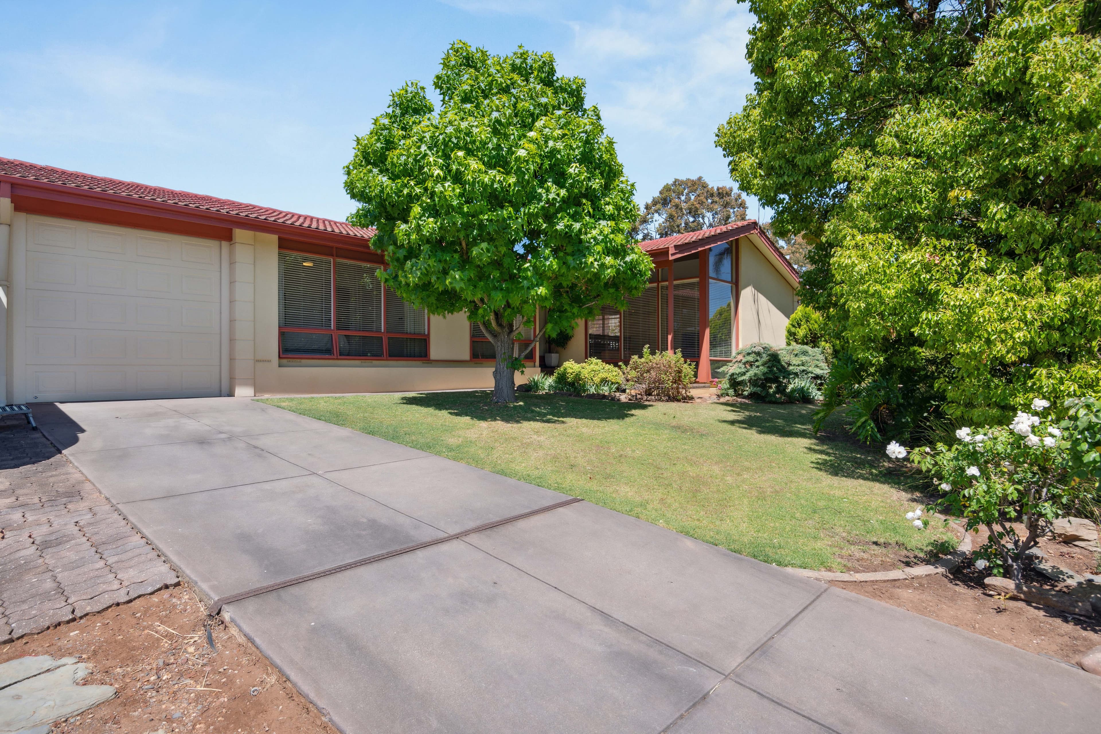 30 Greenwillow Crescent, Happy Valley SA 5159, Happy Valley - Thumbnail 2